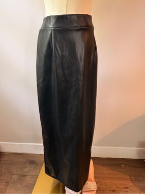 Classic Black Faux Leather Pencil Skirt